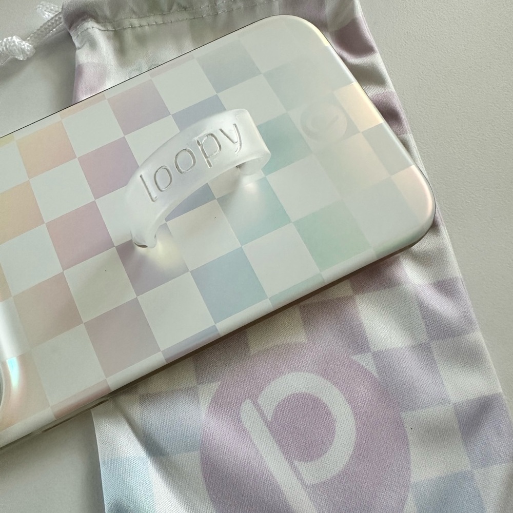 Loopy Pearl Checkered Case